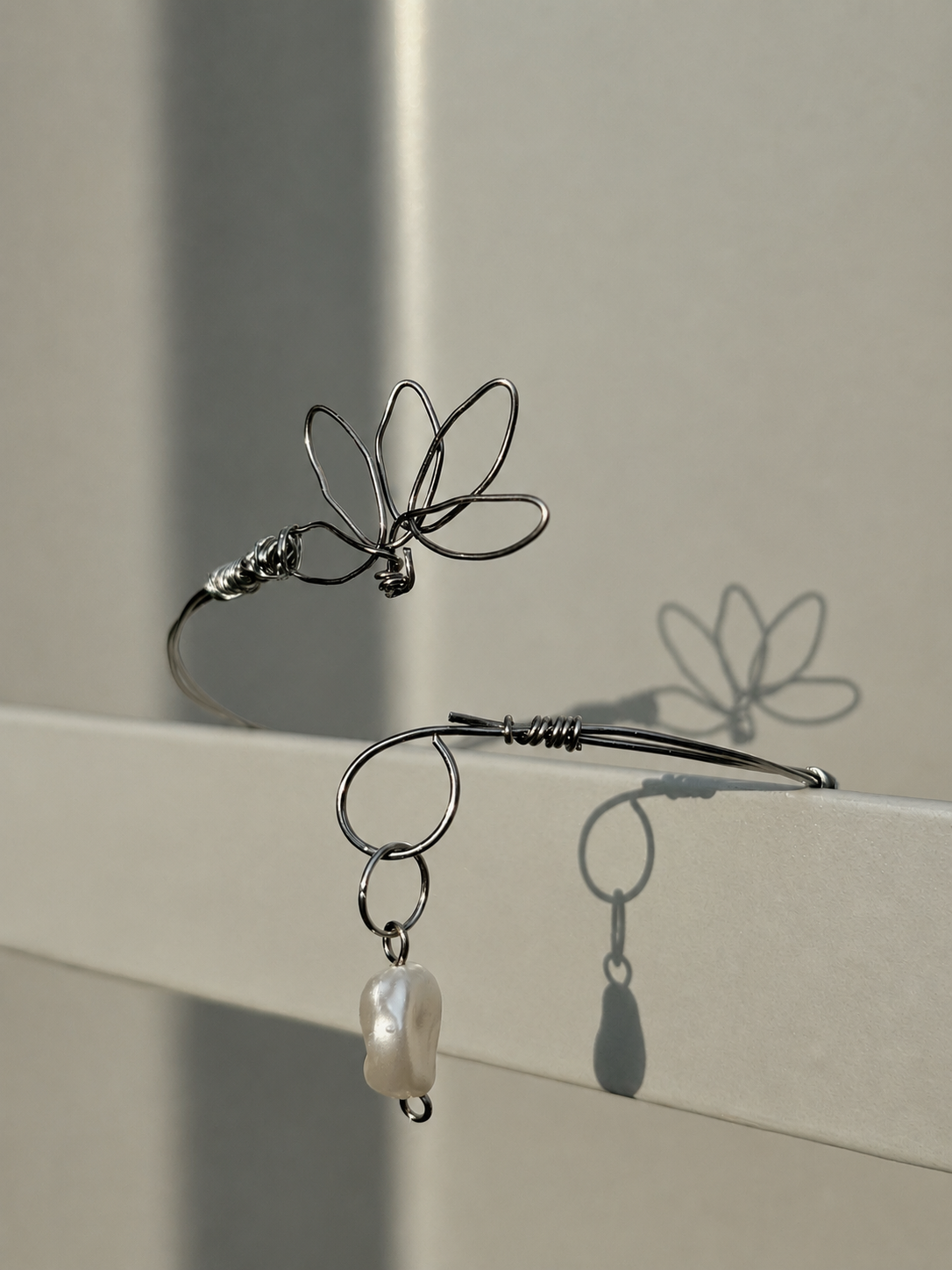 Lotus Armcuff