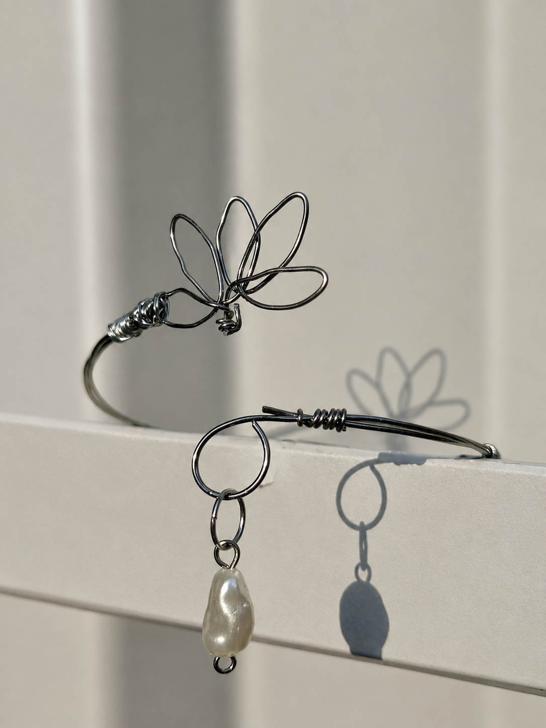Lotus Armcuff